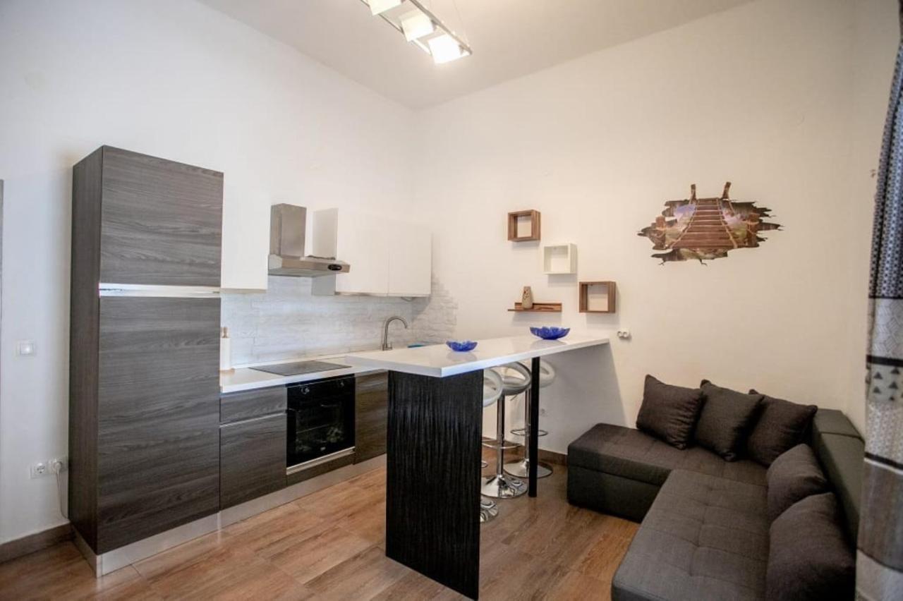 Apartments Punta 2 Omis Exterior photo
